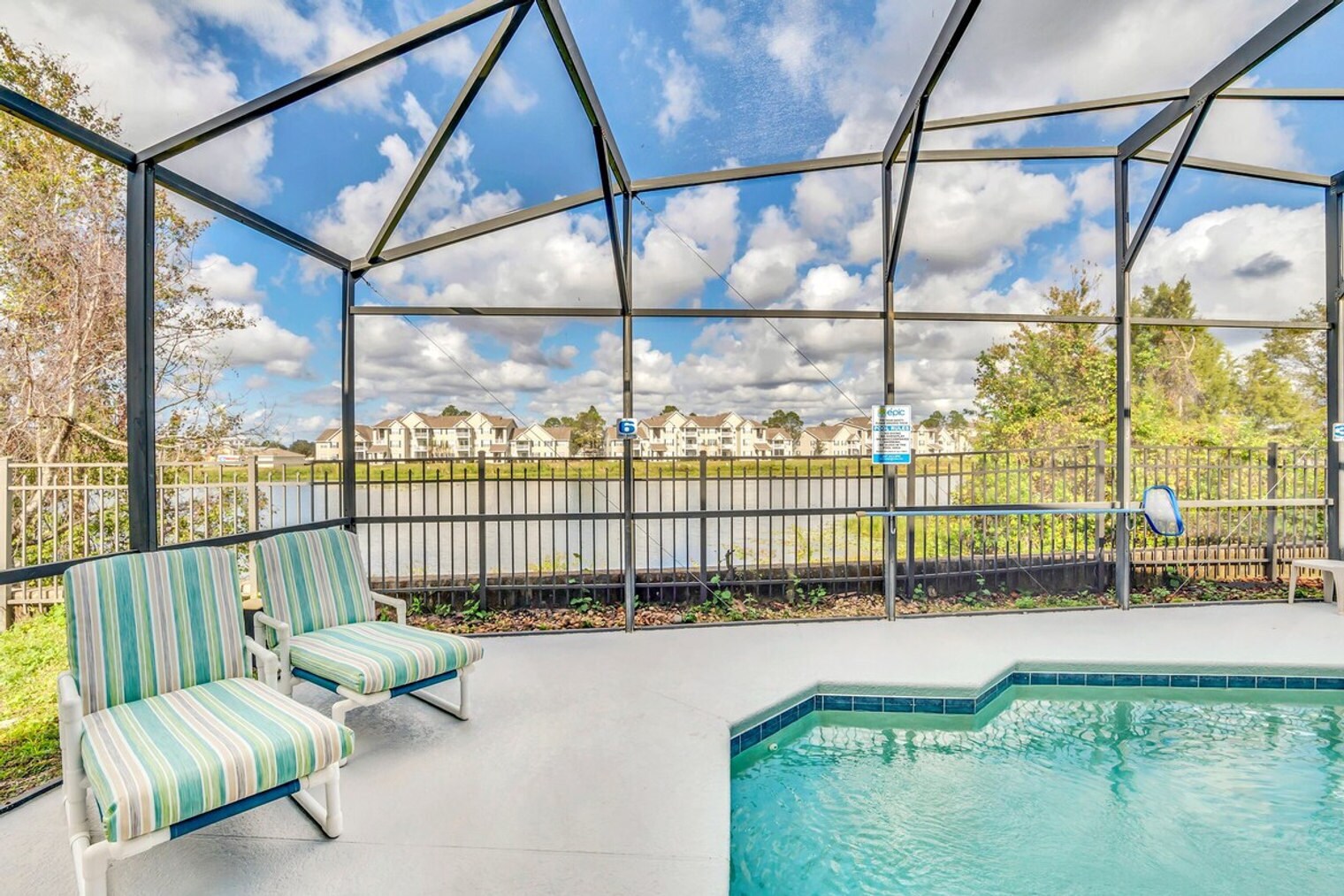 Building Photo - 233 Saddle Ridge Dr