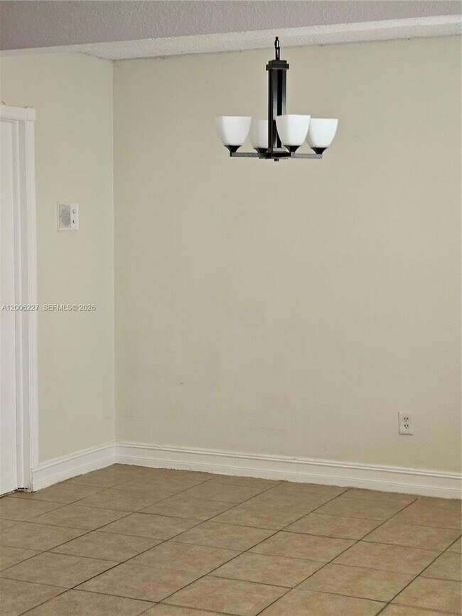 Building Photo - 1368 Seaview