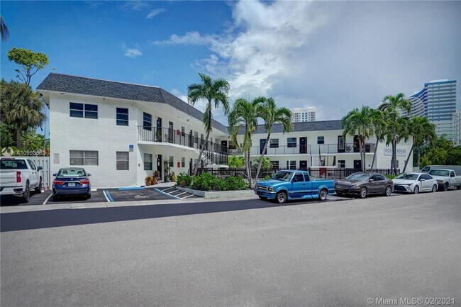 Building Photo - 512 Bayshore Dr