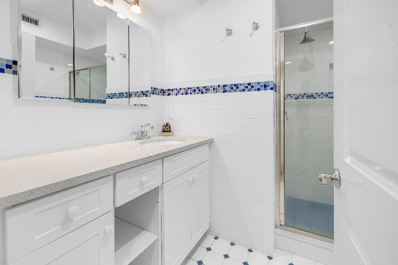 Building Photo - 2605 Pass a Grille Way