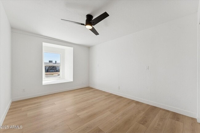 Building Photo - 9554 E Dallas St