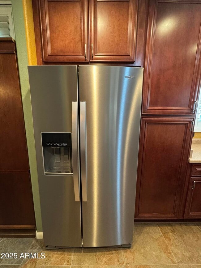 Building Photo - 750 E Northern Ave