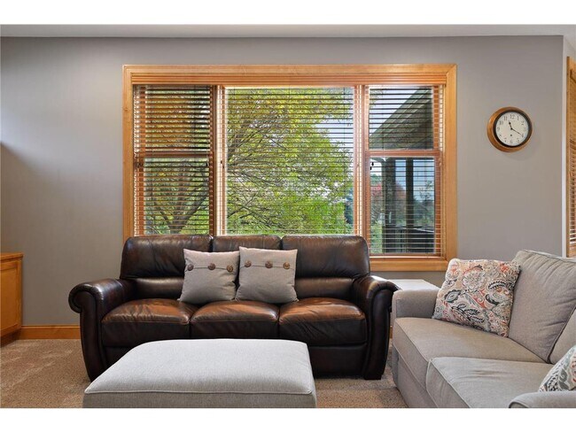 Building Photo - 8069 Enclave Bay