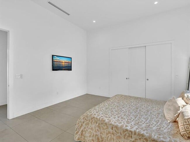 Building Photo - 6122 SW 173rd Way