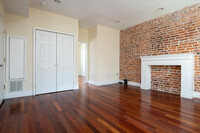 Building Photo - Charming 1 Bed/1 Bath in Mount Pleasant. P...