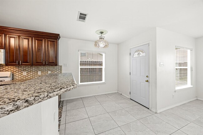 Building Photo - 7331 Wimberly Oaks Ln