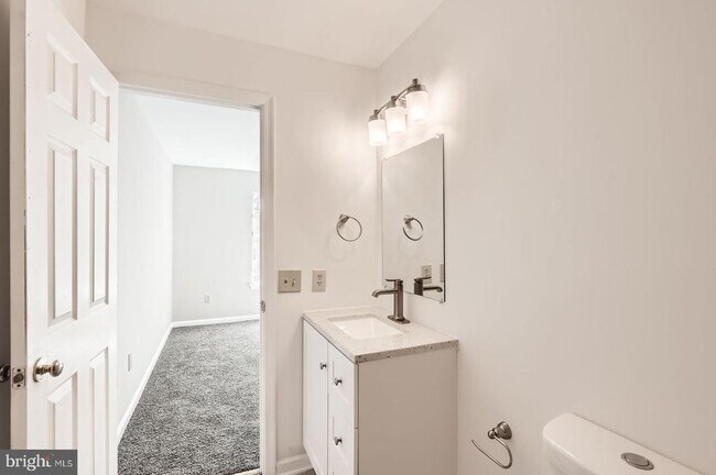 Building Photo - 8813 Stoneridge Cir