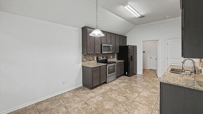 Building Photo - Spacious Single-Story Comfort with Covered Porch in Wilmer