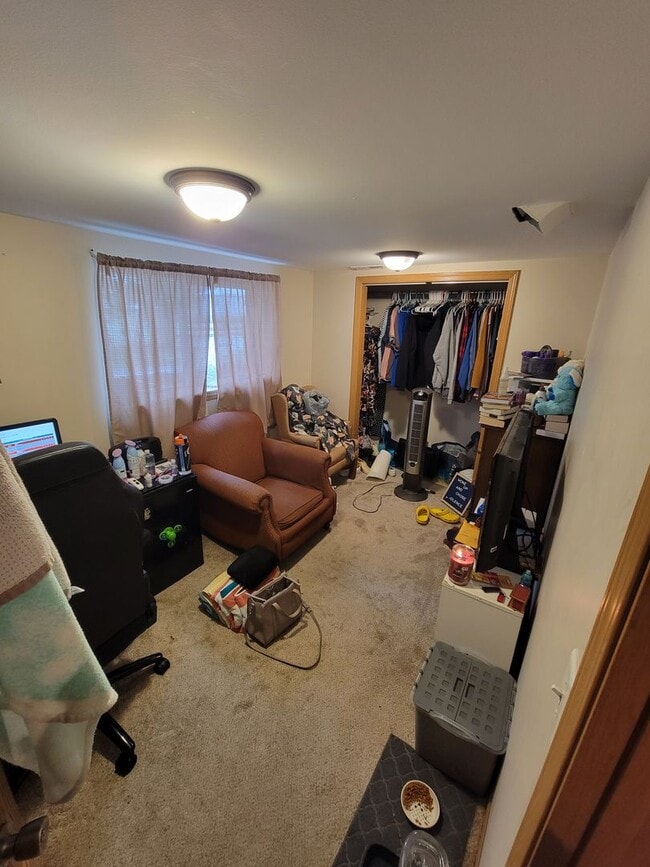 Building Photo - AVAILABLE JUNE - Nice 5 Bed 2 Bath Near Campus w/ OSP & Huge Yard