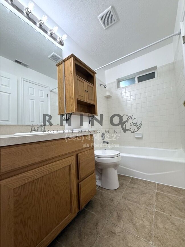 Building Photo - 370 W 4900 S