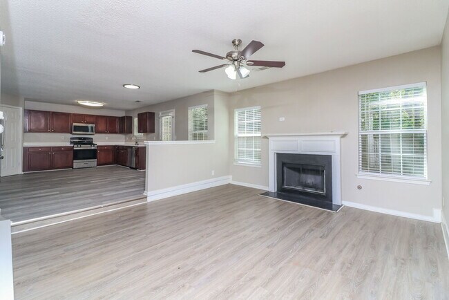 Building Photo - 166 Birchfield Way