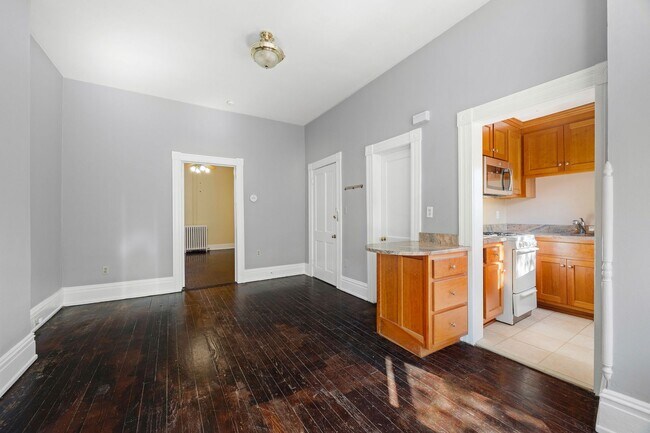 Building Photo - 1206 Park Ave