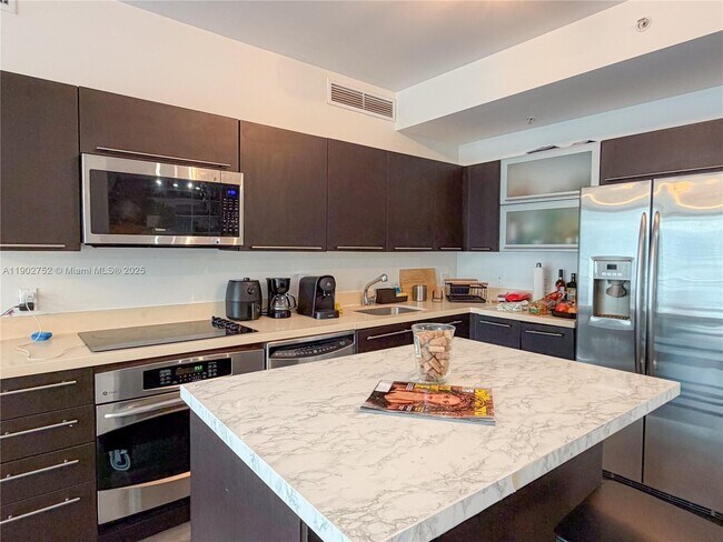 Building Photo - 90 SW 3rd St