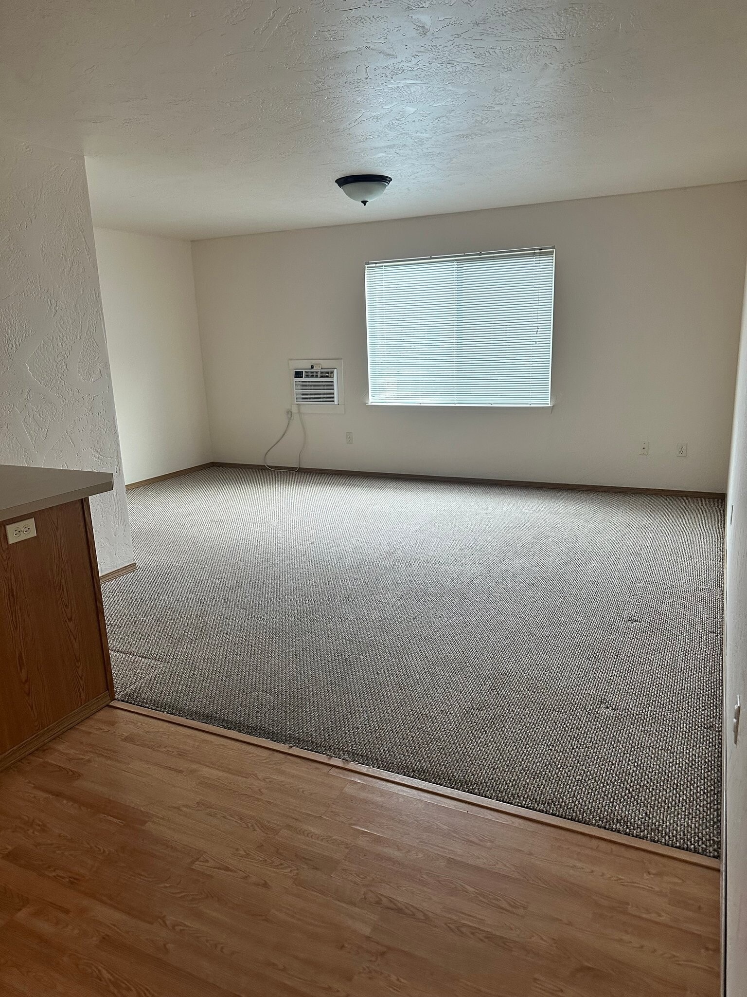 Building Photo - 37 Appleway Dr