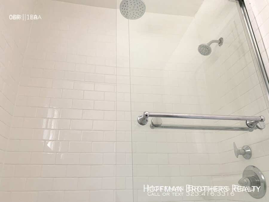 Building Photo - 1031 S Westlake Ave