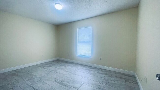 Building Photo - 729 Del Rio Way