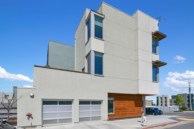 Building Photo - SF Shipyard - 3 BR, 2.5 BA Townhouse 1,437 Sq. Ft. - 3D Virtual Tour, 2-Car Garage