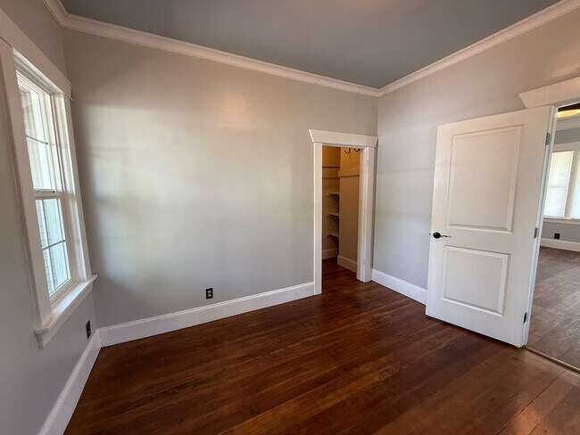 Building Photo - Remodeled 3 Bed 2 Bath Spokane Home w/ Large Fully-Fenced Yard + Huge Chicken Coop/Run & Garden!