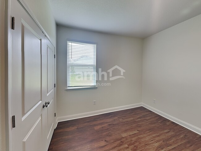 Building Photo - 240 Banyan Frst Dr
