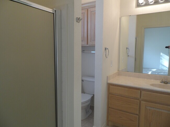 Building Photo - 1501 Sharron Ct