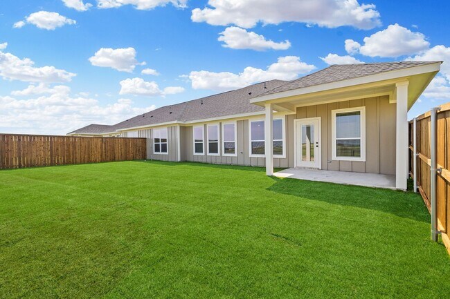 Building Photo - AVAILABLE NOW! EDGEWOOD ESTS DUPLEX LOCATED ON 1-ACRE LOT IN MIDLOTHIAN, TX!