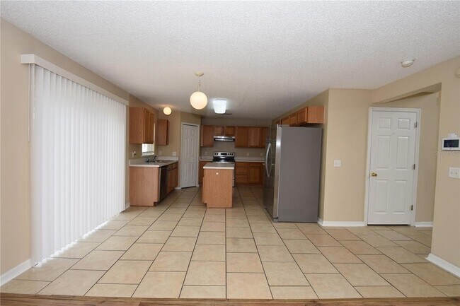 Building Photo - 27 Riverdale Ln