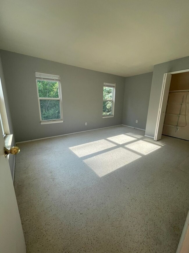 Building Photo - Three Bedroom Two Bath Condo near Arbor Hills