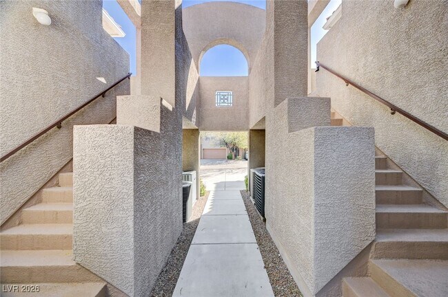 Building Photo - 11850 Tevare Ln