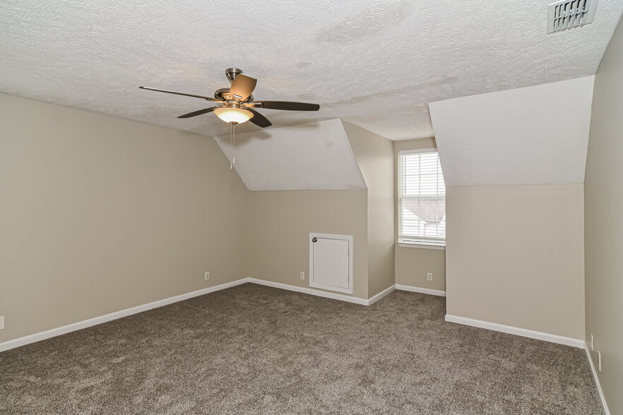 Building Photo - 3011 Wellington Pl