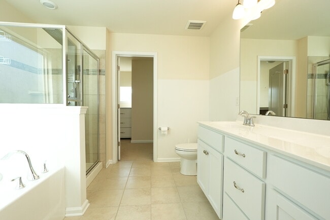 Building Photo - Modern Comfort Meets Space – 4BR/3.5BA Hom...