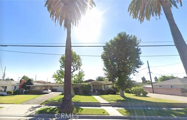 Building Photo - 9556 E Live Oak Ave