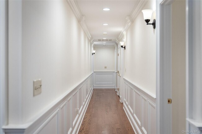 Building Photo - 11 Lost Nations Rd