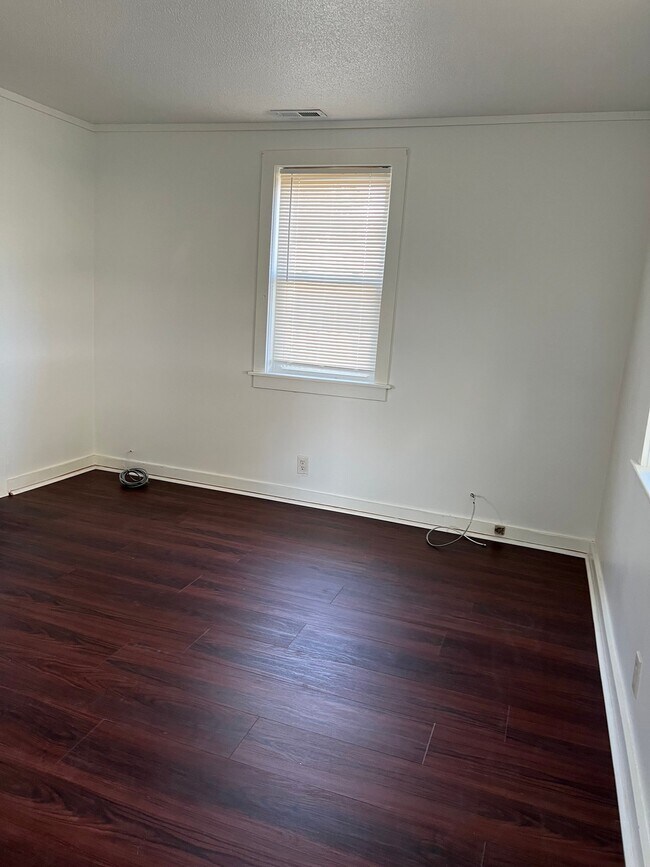 Building Photo - 1081 Waterlily Rd