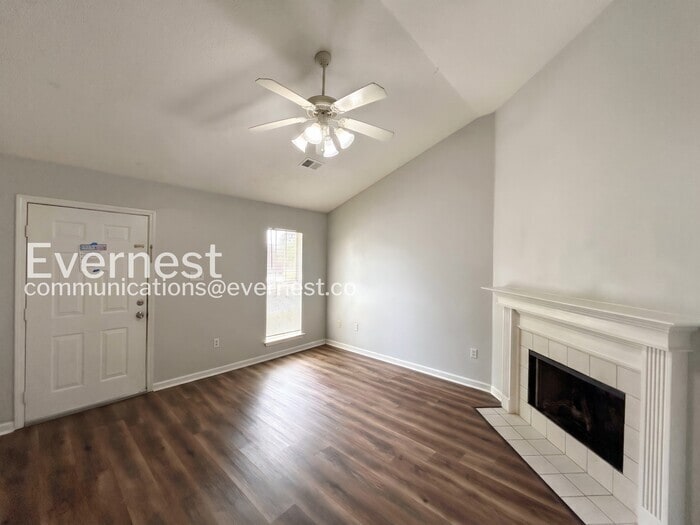 Building Photo - 9136 Kaitlyn Dr S