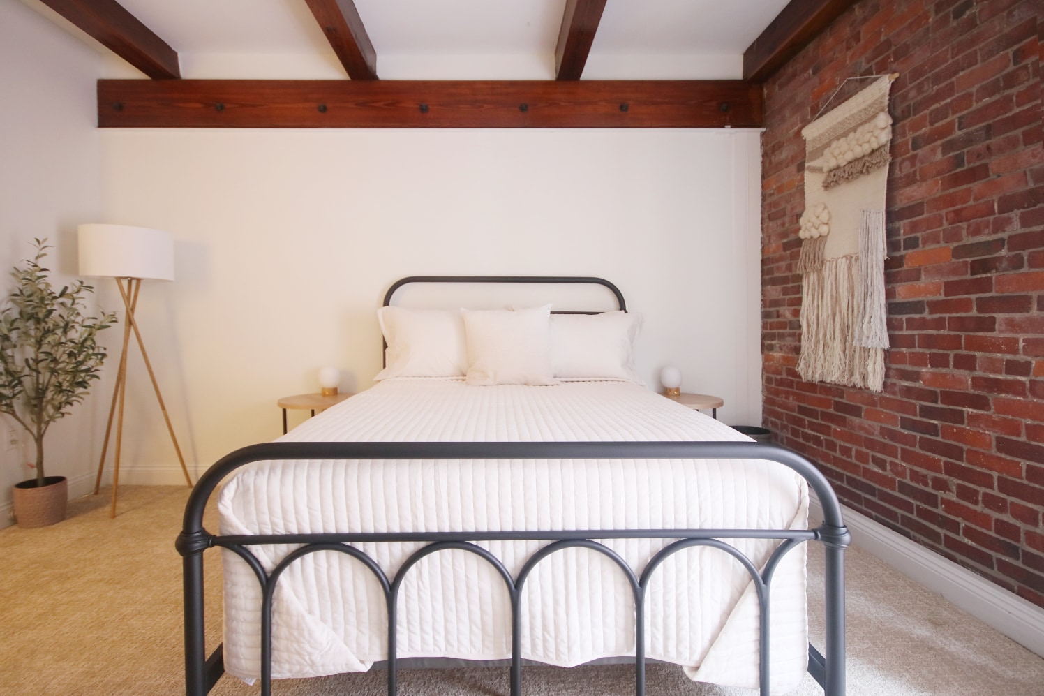 Bedroom - 99 Silver St