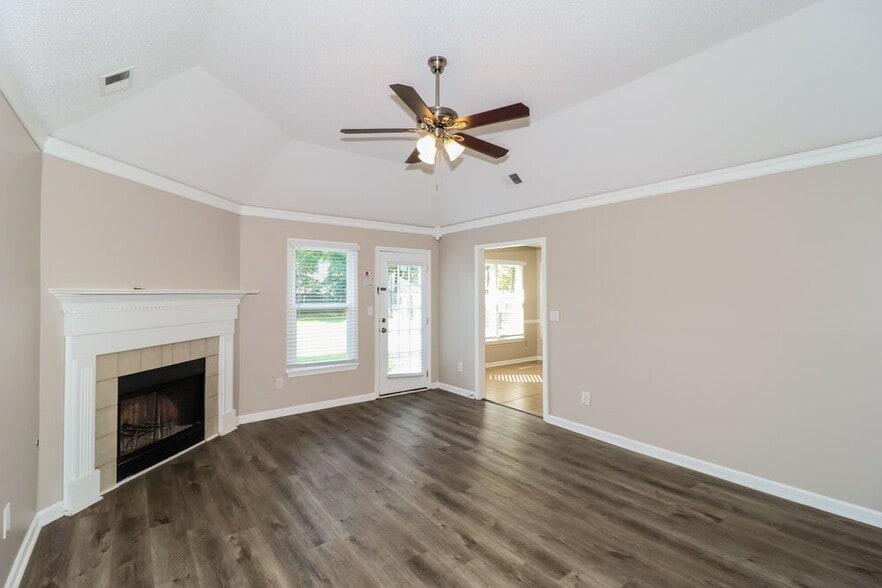 Building Photo - 2575 Country Glade Cove S
