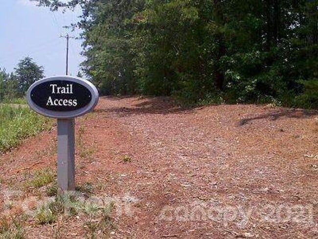 Building Photo - Beautiful spacious Home in Berewick community in Steel Creek