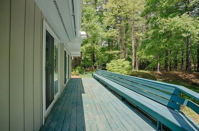 Building Photo - 15 Newbury Rd