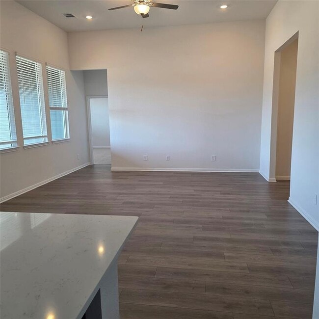 Building Photo - 141 Pendleton Dr