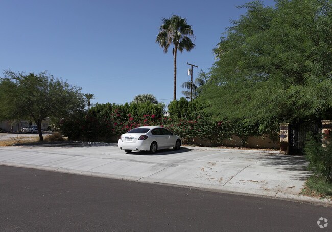 Building Photo - 520 Chuckwalla Rd