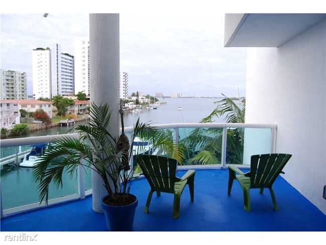 Building Photo - 7918 Harbor Island Dr
