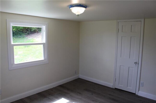Building Photo - 97 Wonsettler Rd