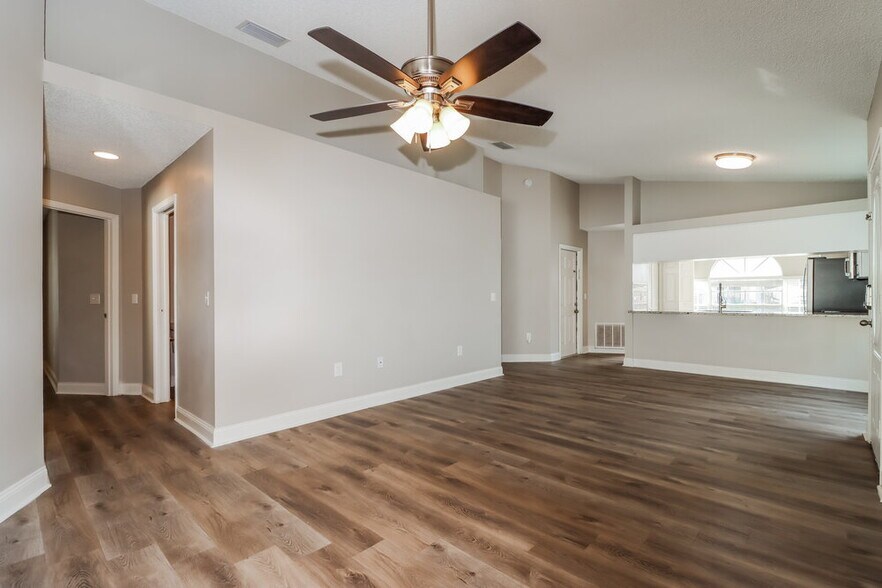 Building Photo - 10917 Freemont Dr