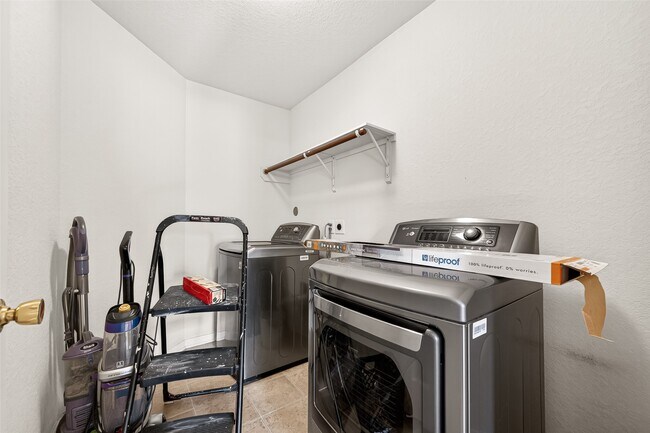 Building Photo - 3031 View Valley Trail