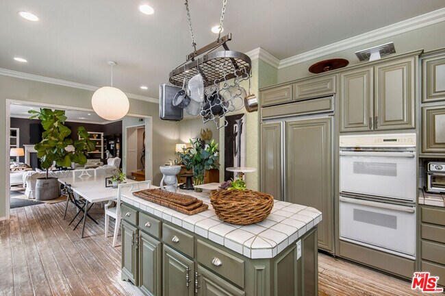 Building Photo - 3470 Consuelo Dr