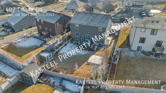 Building Photo - 407 Topaz Dr