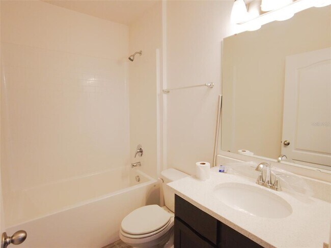 Building Photo - 423 Taft Dr