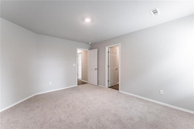 Building Photo - 3604 N Hariet Dr