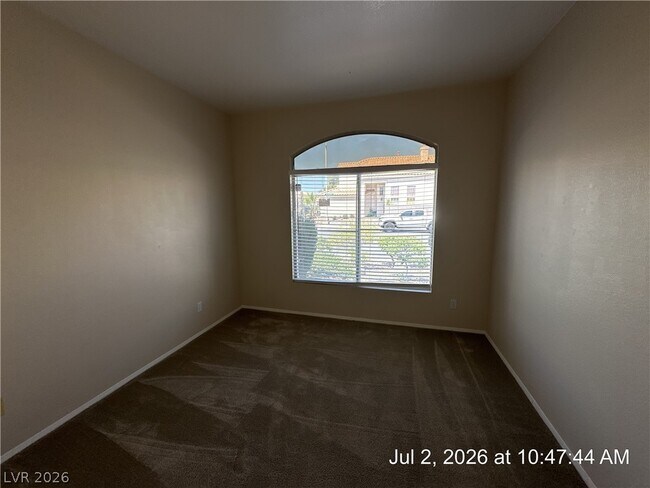 Building Photo - 122 McLaren St