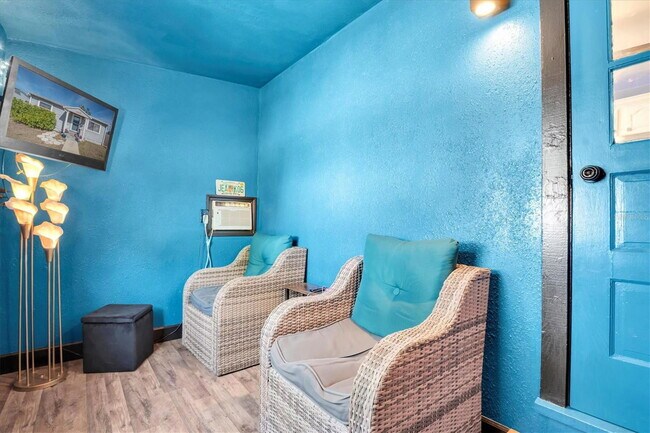 Building Photo - 4929 36th Ave N